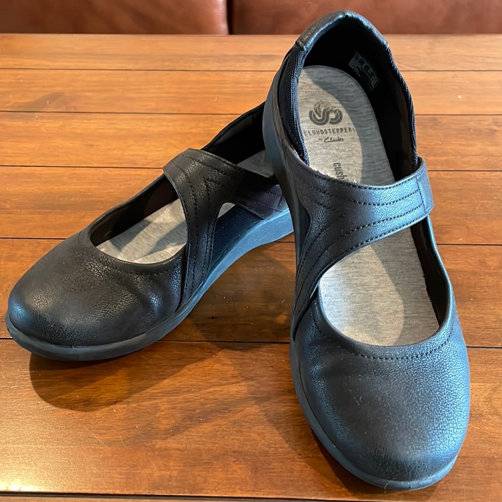 Women’s Black Cloudsteppers Sillian Bella by Clarks. Mary Jane shoes. Size 9 US